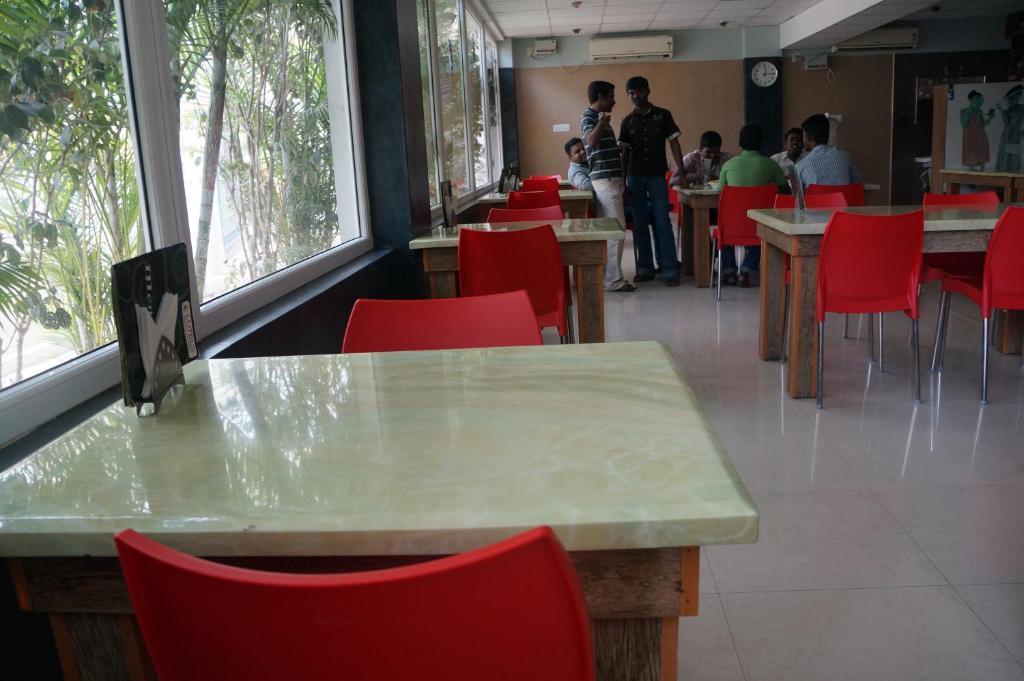Lotels Hotel Chennai Exterior photo