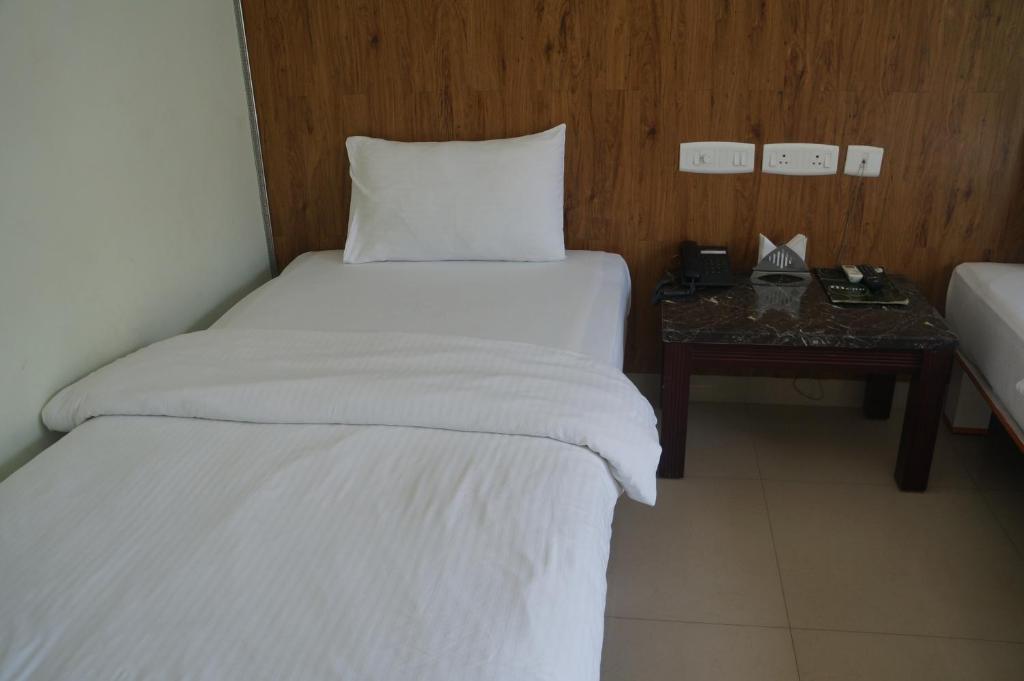Lotels Hotel Chennai Room photo