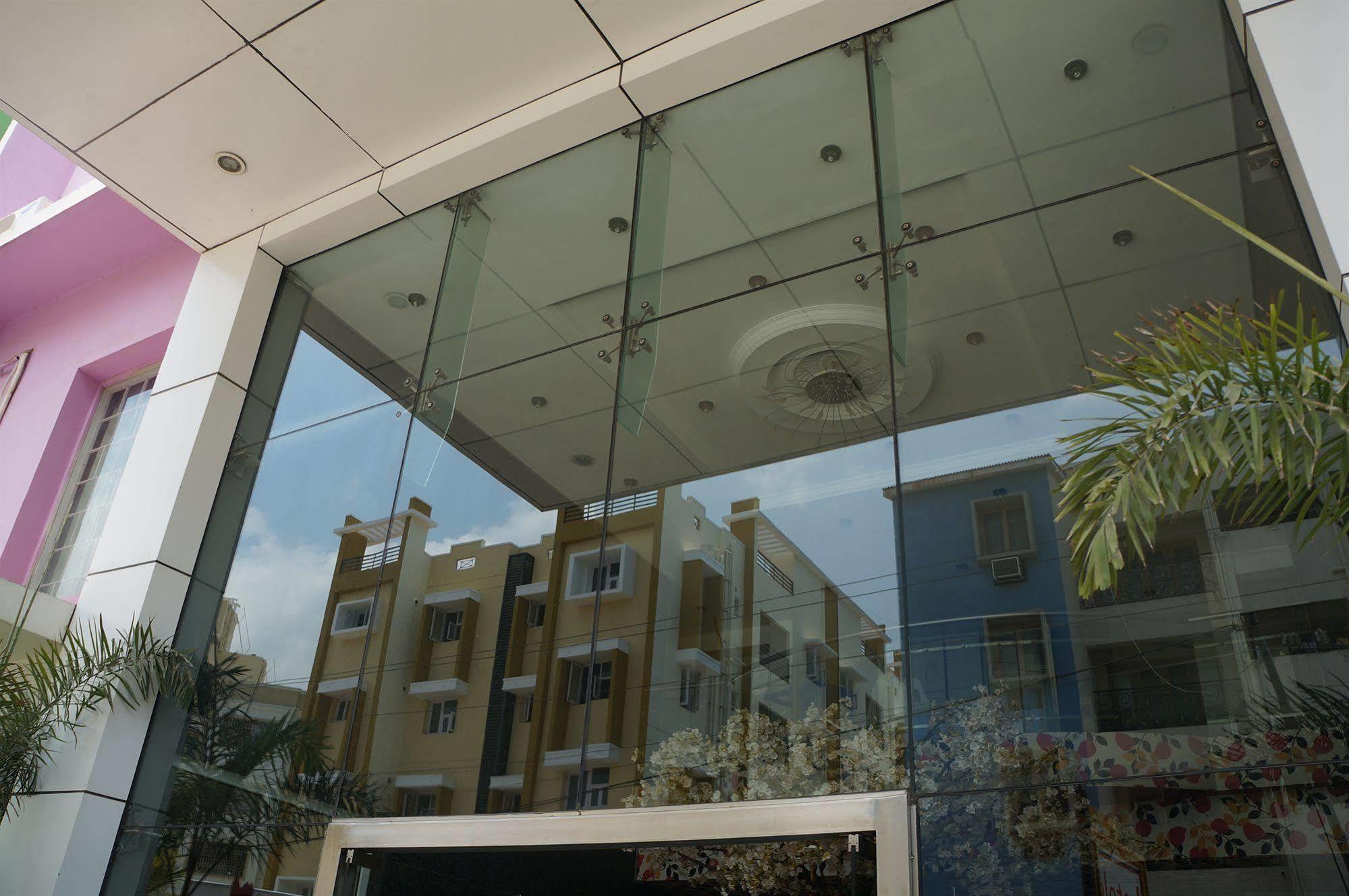 Lotels Hotel Chennai Exterior photo