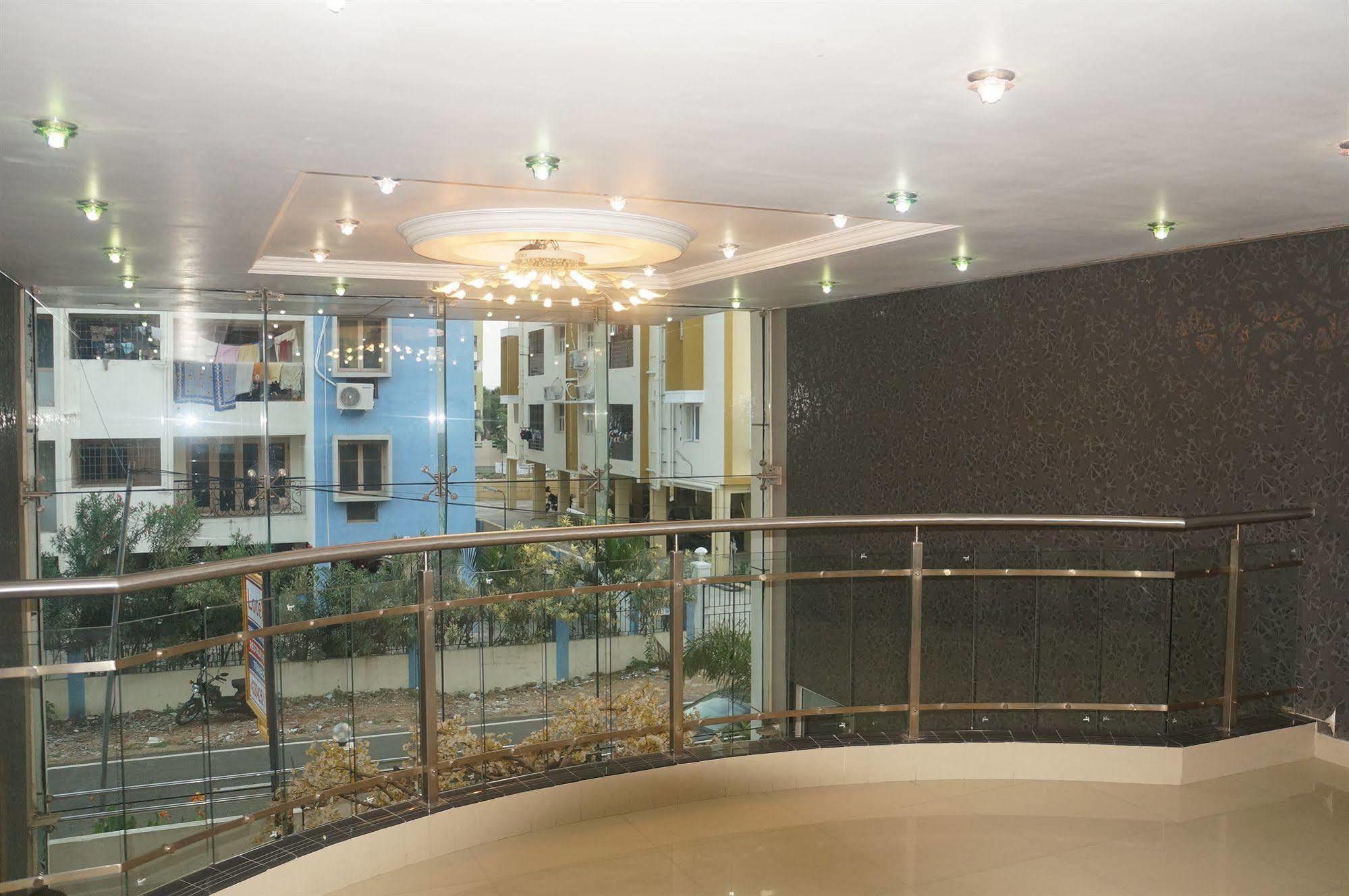 Lotels Hotel Chennai Exterior photo